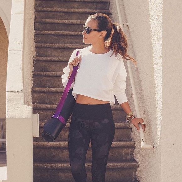 lululemon athletica Tops - Lululemon Oh hey pullover